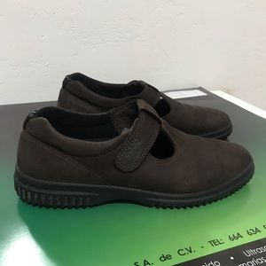 Ecco soft Slip on strap sneaker